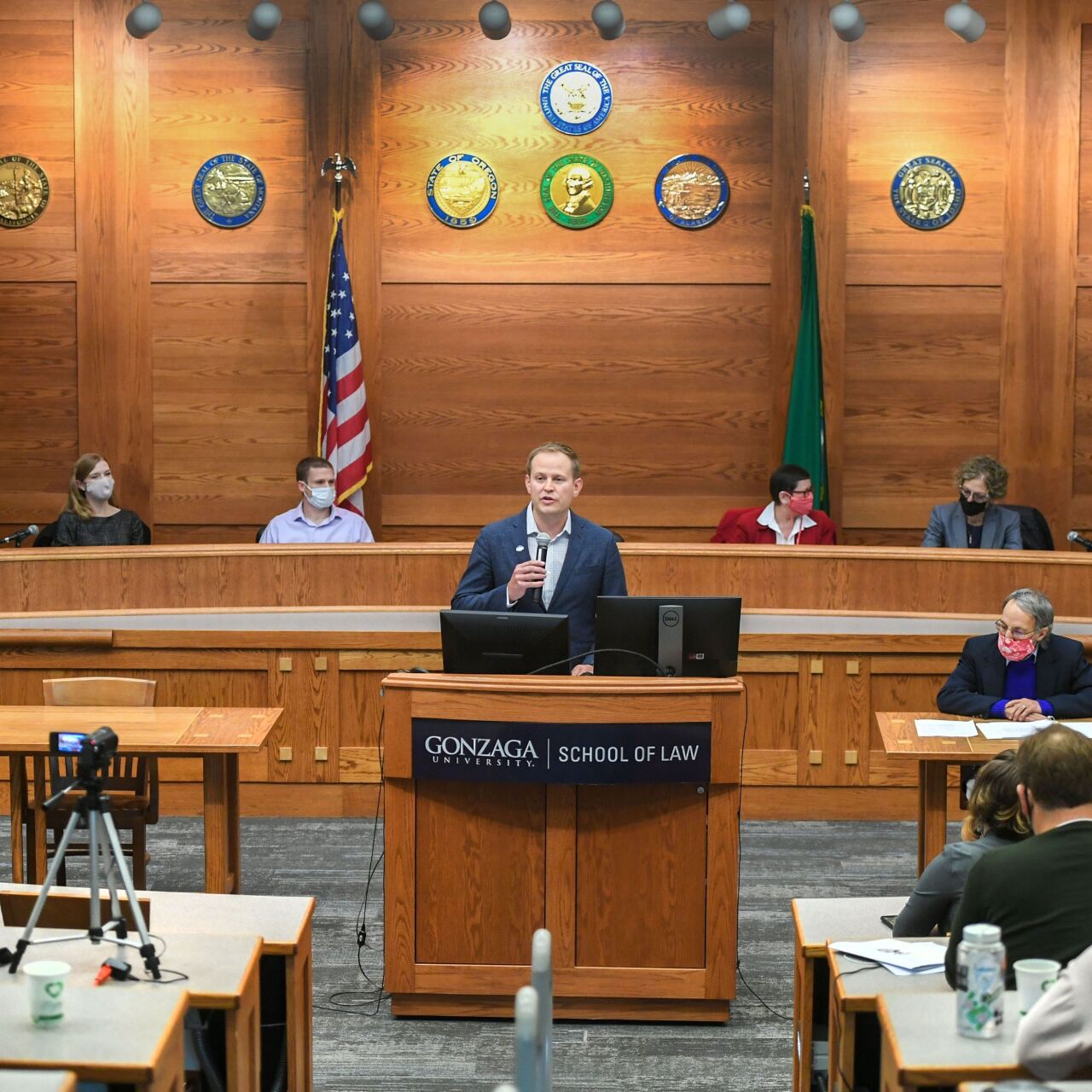 [IMAGE] Gonzaga law dean talks genealogy, crime and law with author at ...