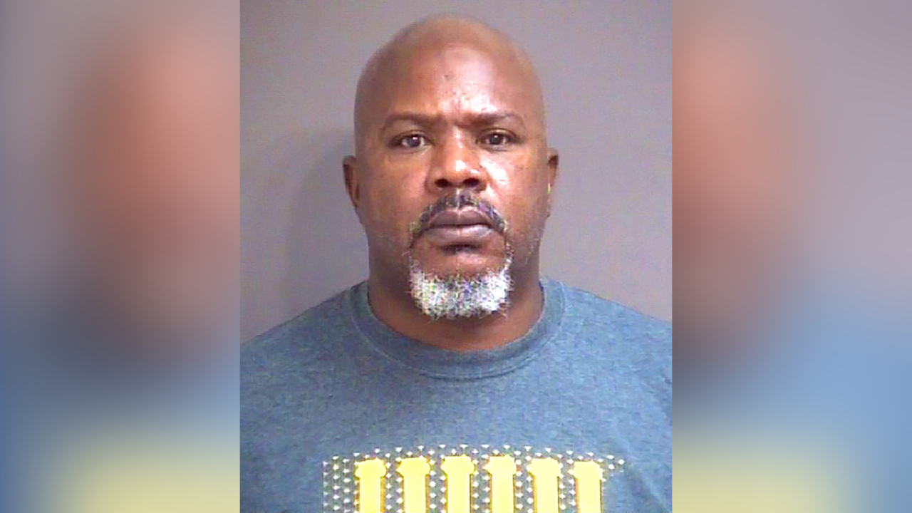 [IMAGE] Man who raped, murdered Indy 19-year-old in 1993 signs plea deal